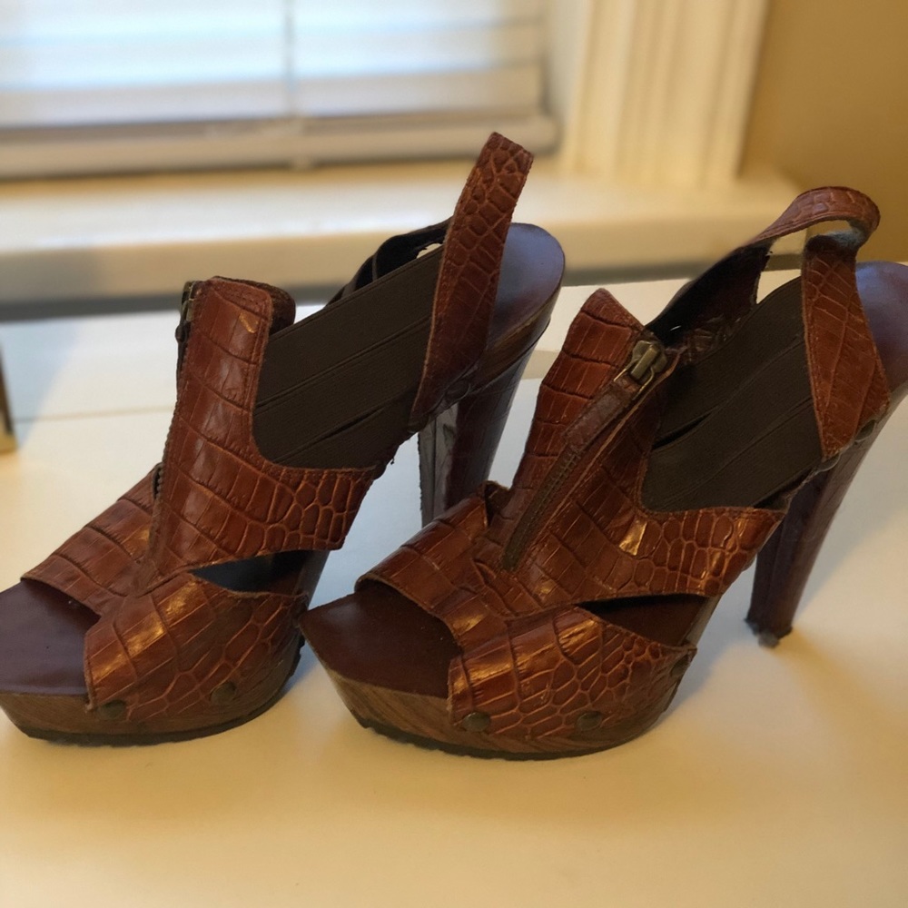 Jessica Simpson Brown heels